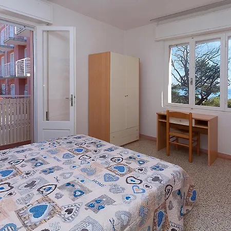 מלון Amalfi & Dependance *