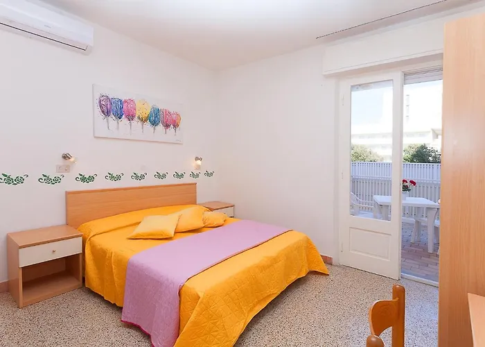 Отель Amalfi & Dependance *