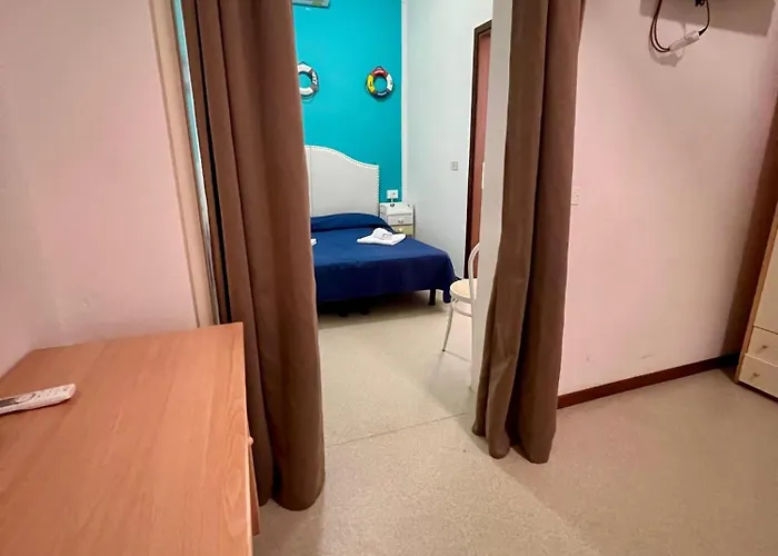 Отель Amalfi & Dependance *